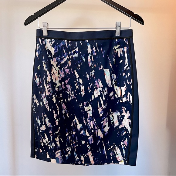Club Monaco Pencil Skirt | Piping, back slit | Navy with pattern, 4 - Picture 1 of 11